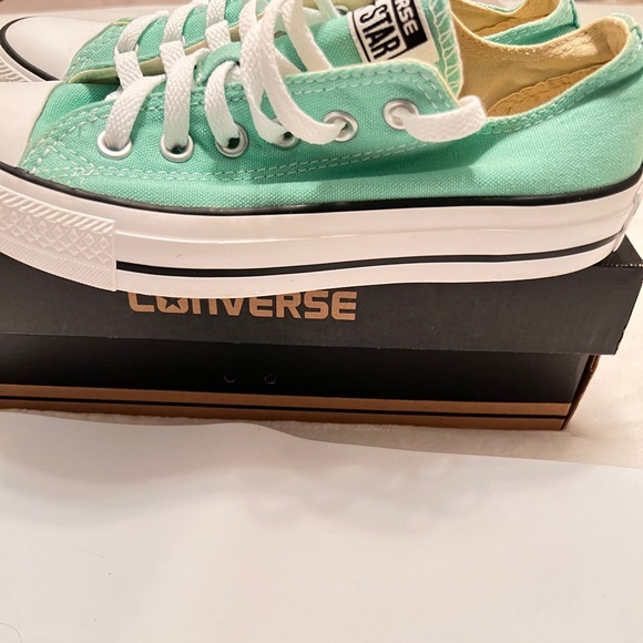 Converse Sneakers (Unisex) Mens (5) Womens (7) - Picture 7 of 13